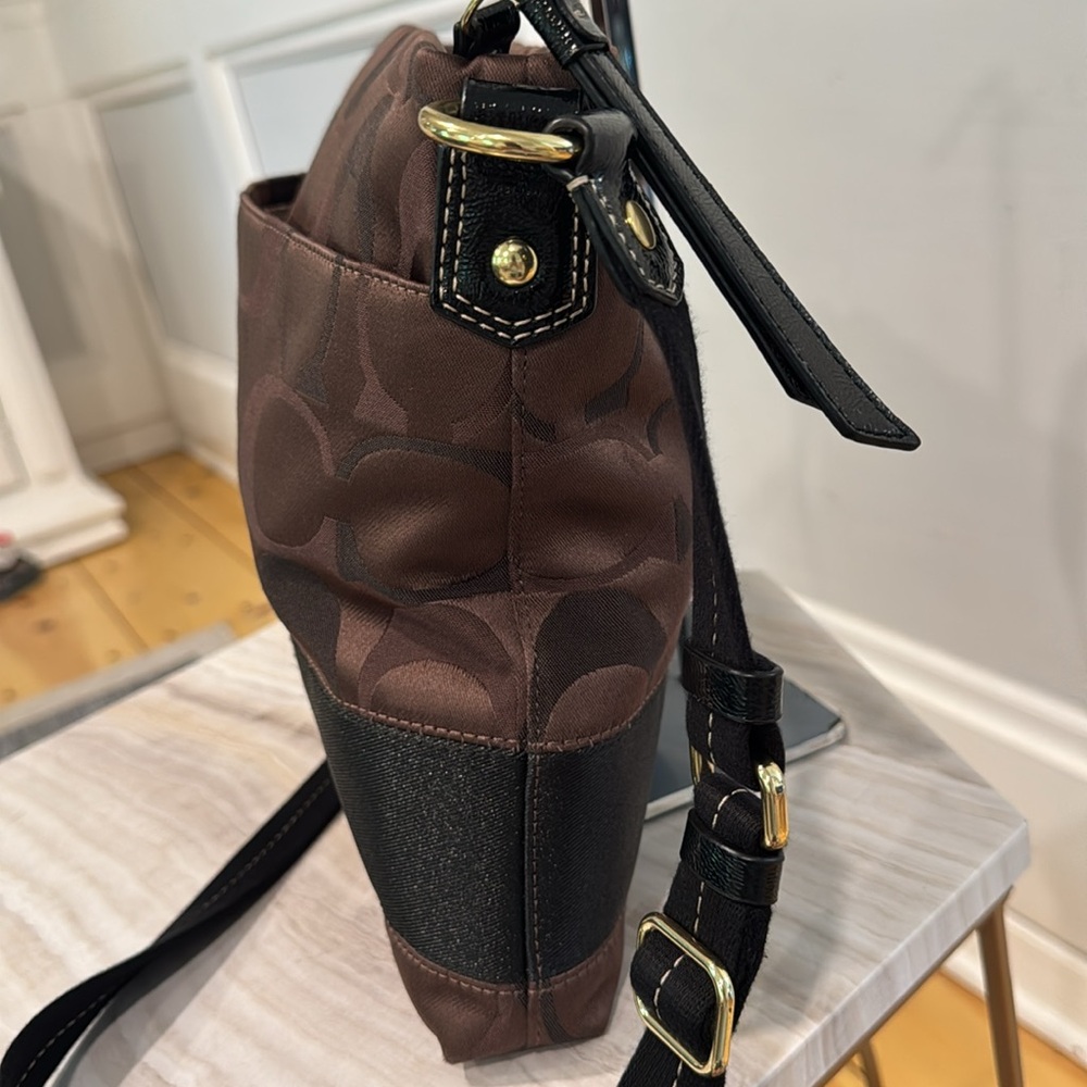 Coach Bag Large Vintage Signature Stripe Logo Crossbody Bag in Brown and Black - Picture 5 of 17